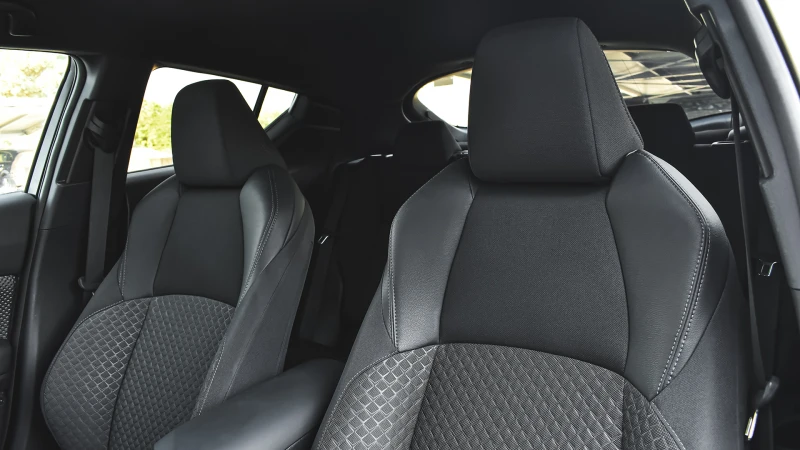 Toyota C-HR 2.0 Hybrid Club Automatic, снимка 10 - Автомобили и джипове - 51823951