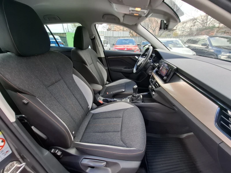 Skoda Kamiq Vision 1, 5 TSI 150 к.с. 6МТ, снимка 10 - Автомобили и джипове - 52616119