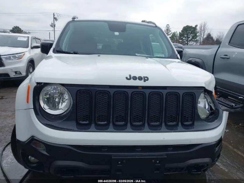Jeep Renegade 2.4l Upland Edition 4X4, снимка 12 - Автомобили и джипове - 53586669