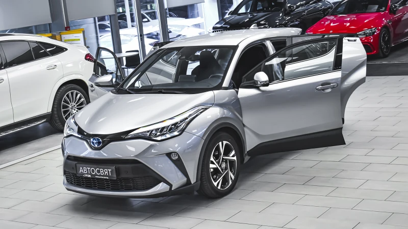 Toyota C-HR 2.0 Hybrid Club Automatic - 55900 лв. / 28581.22 € - 80730420 1
