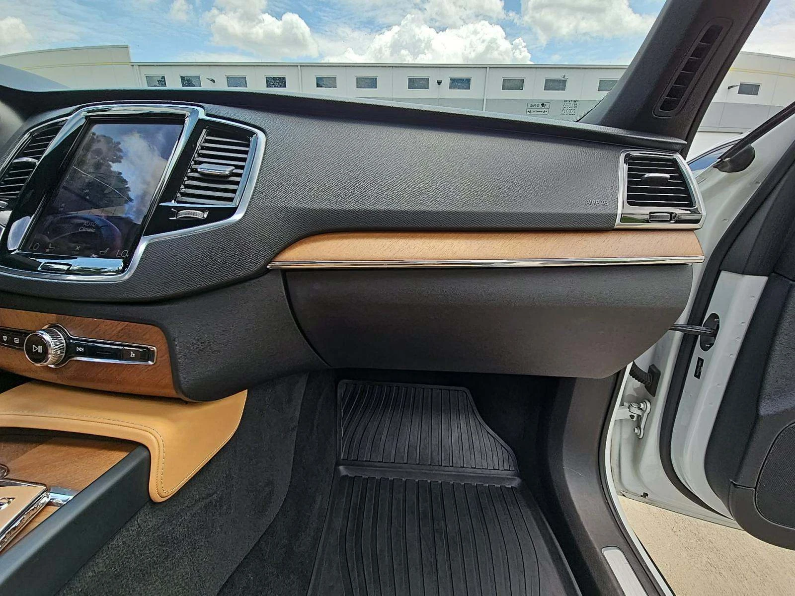 Volvo Xc90 INSCRIPTION* 360* DISTRO* 7МЕСТА* ОБДУХ* ПАНО* KEY - изображение 9