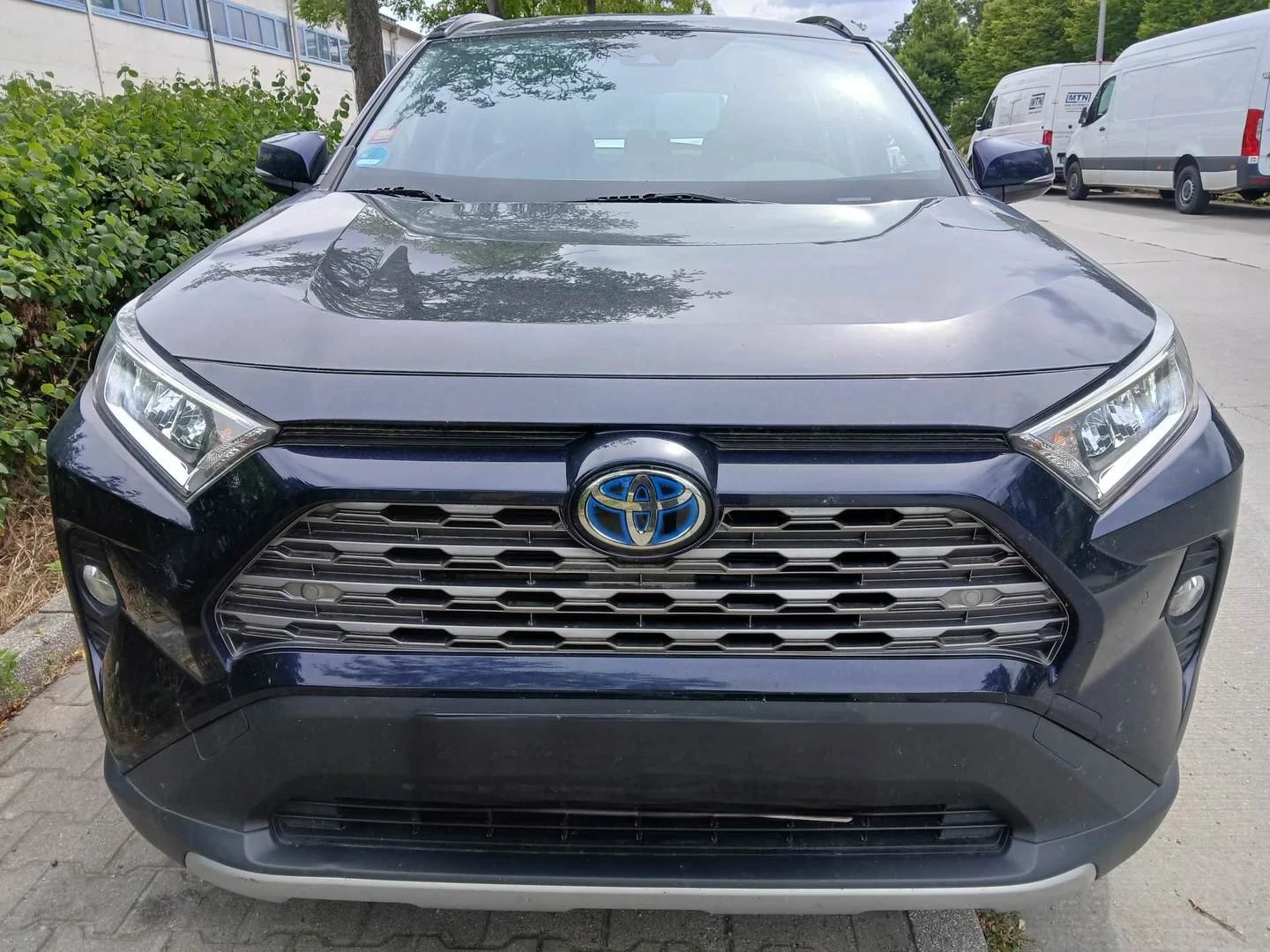 Toyota Rav4 2.5 218 к.с./Business Edi ХИБРИД/ГАРАНЦИЯ ДО 2029Г - изображение 6