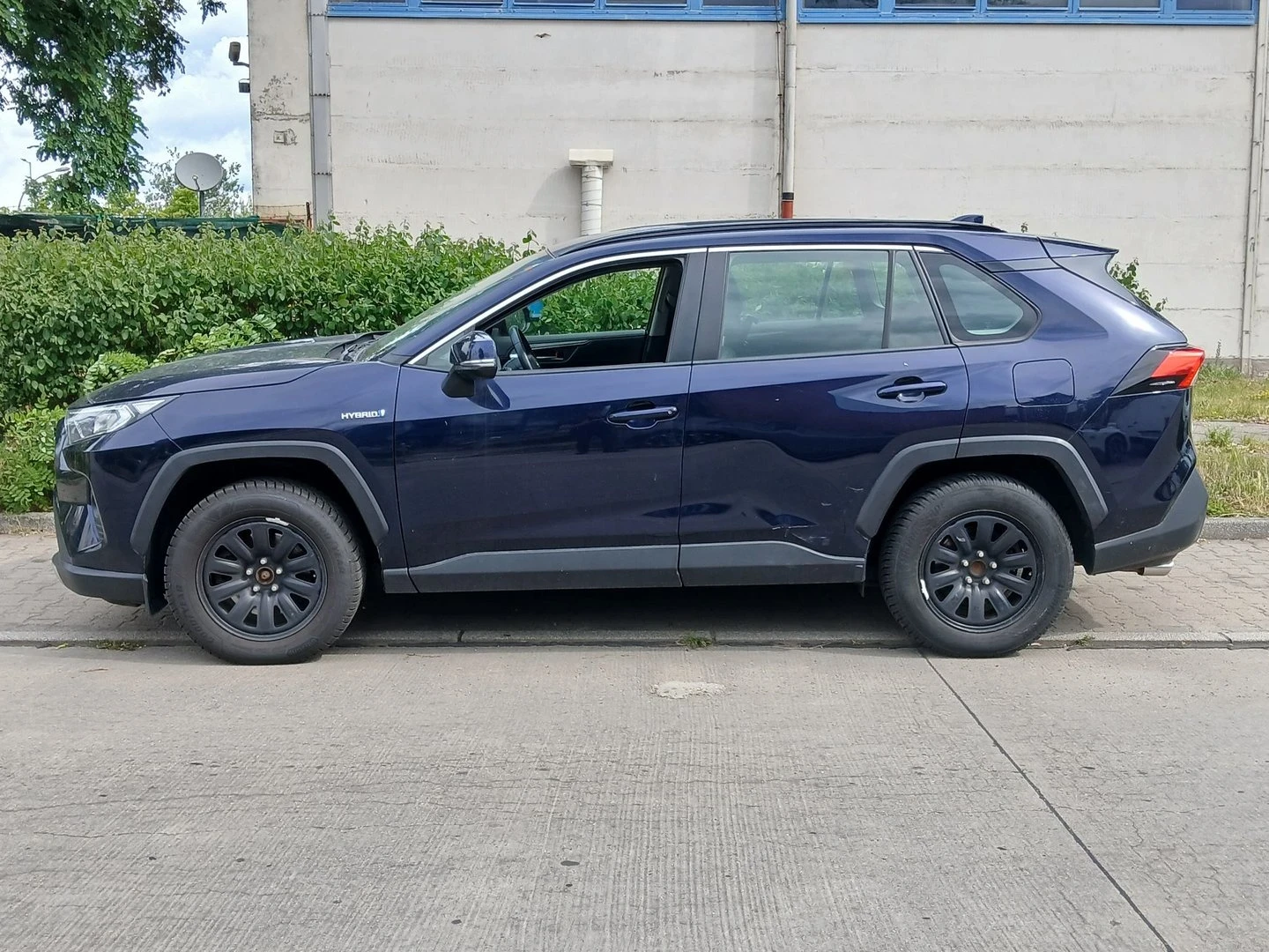 Toyota Rav4 2.5 218 к.с./Business Edi ХИБРИД/ГАРАНЦИЯ ДО 2029Г - изображение 7
