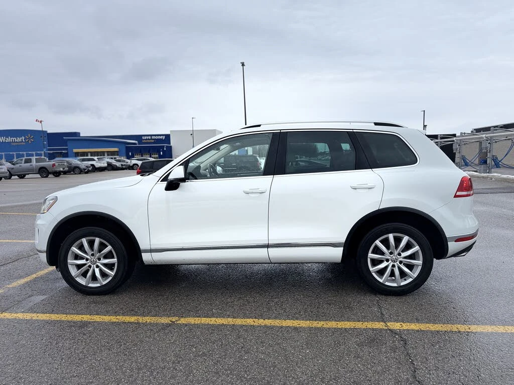 VW Touareg V6 Sport * АвтоКредит * (Цена до БГ), снимка 5 - Автомобили и джипове - 53918164