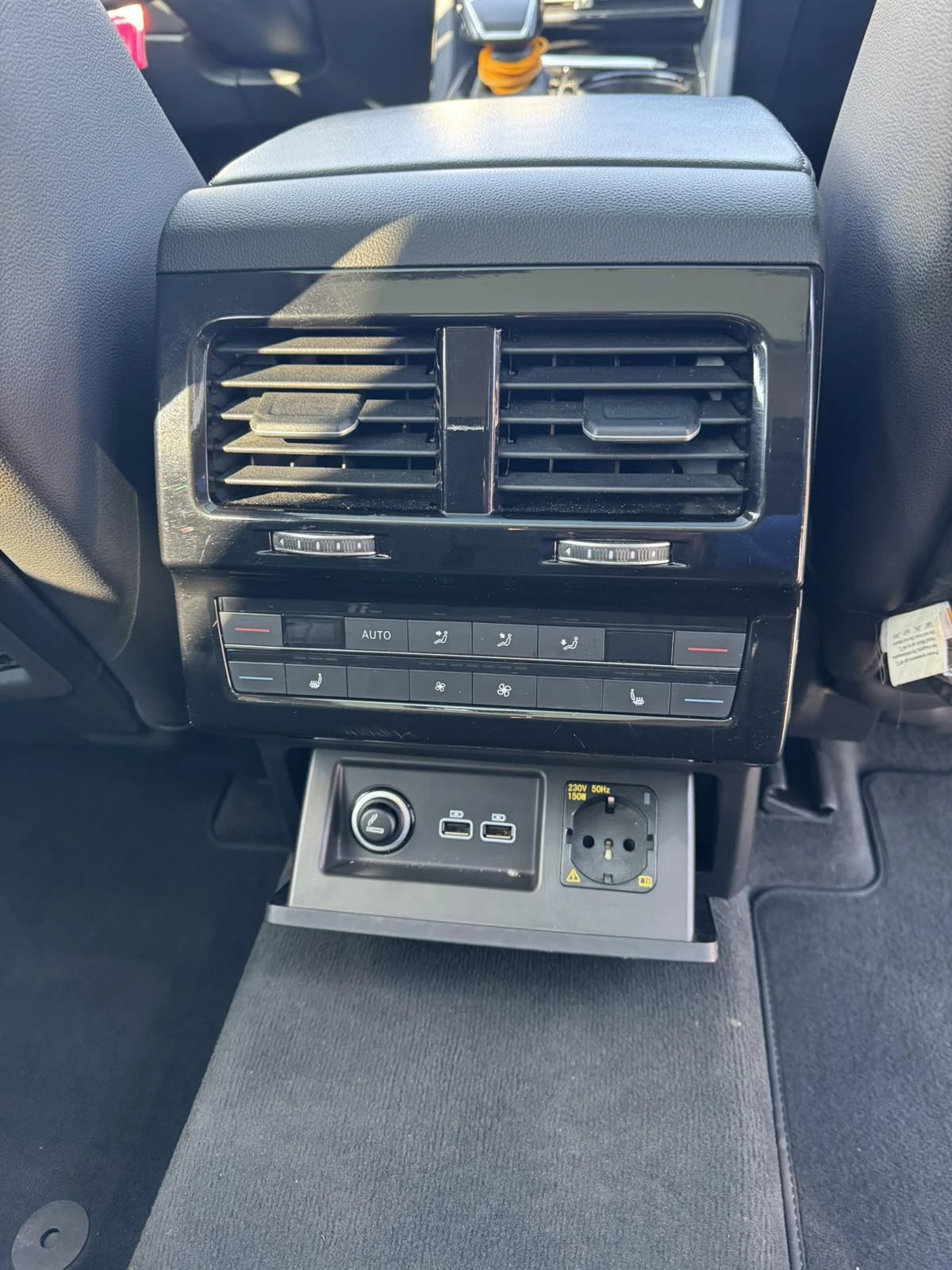 VW Touareg Elegance, снимка 8 - Автомобили и джипове - 53925911