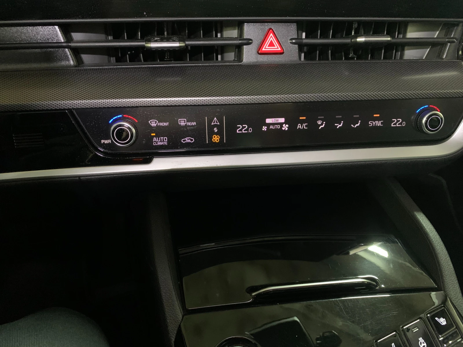 Kia Sportage, снимка 10 - Автомобили и джипове - 54015360