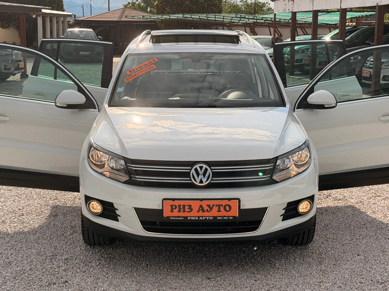 VW Tiguan 2.0TDI* 140ks* PANORAMA* 6sk* CUP* MULTI* NAVI* LI, снимка 2 - Автомобили и джипове - 54567083