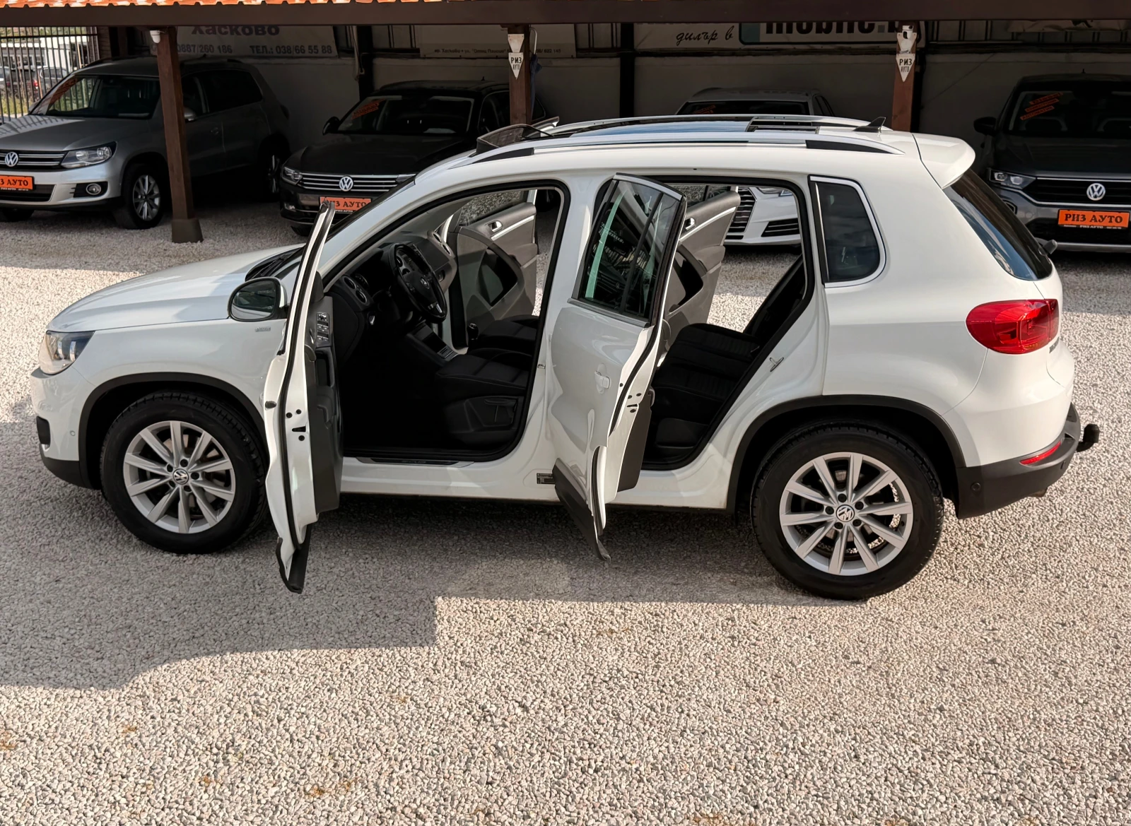 VW Tiguan 2.0TDI* 140ks* PANORAMA* 6sk* CUP* MULTI* NAVI* LI, снимка 10 - Автомобили и джипове - 54567083