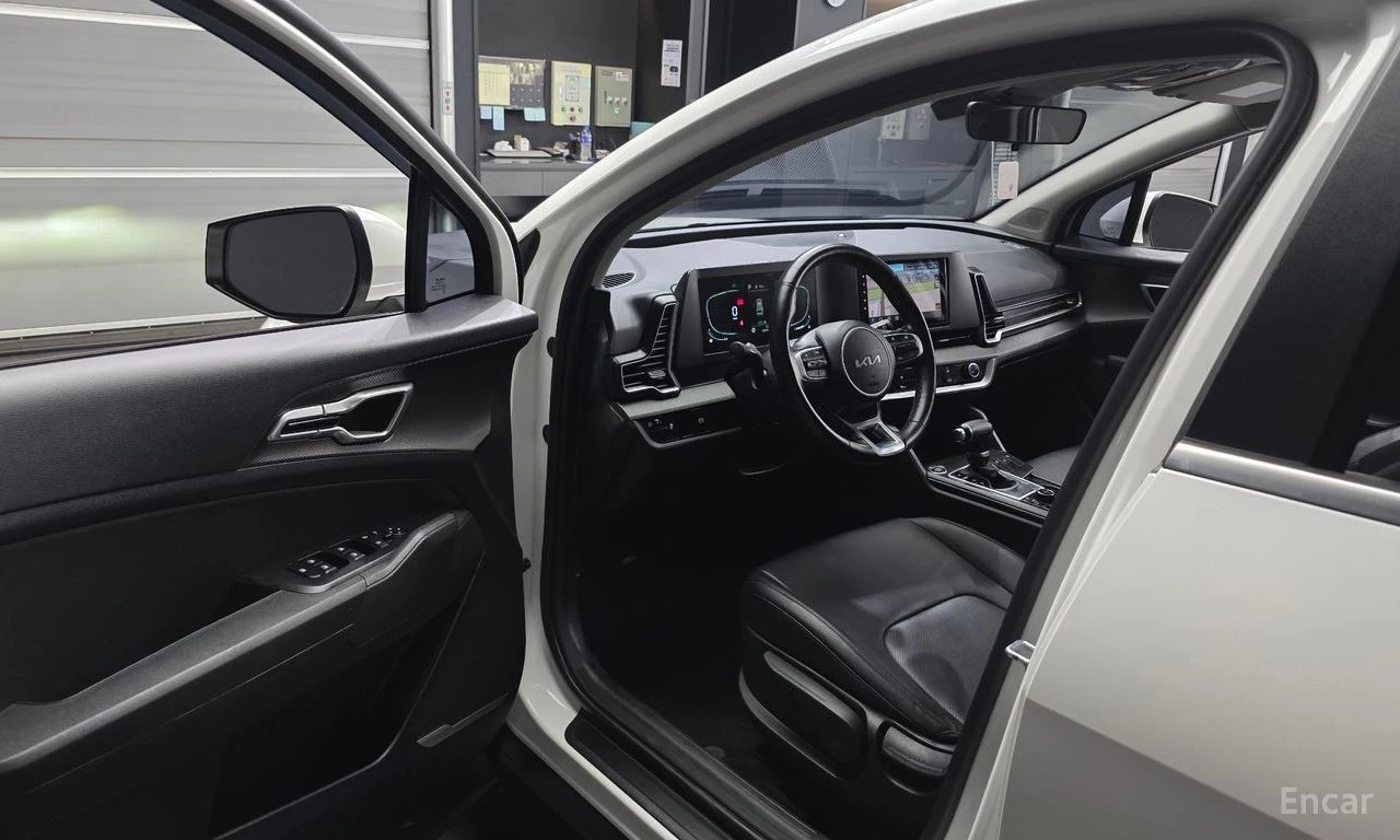 Kia Sportage 2.0 Trendy* HARMAN KARDON* ПОДГРЕВ* КАМЕРА* , снимка 6 - Автомобили и джипове - 54827554