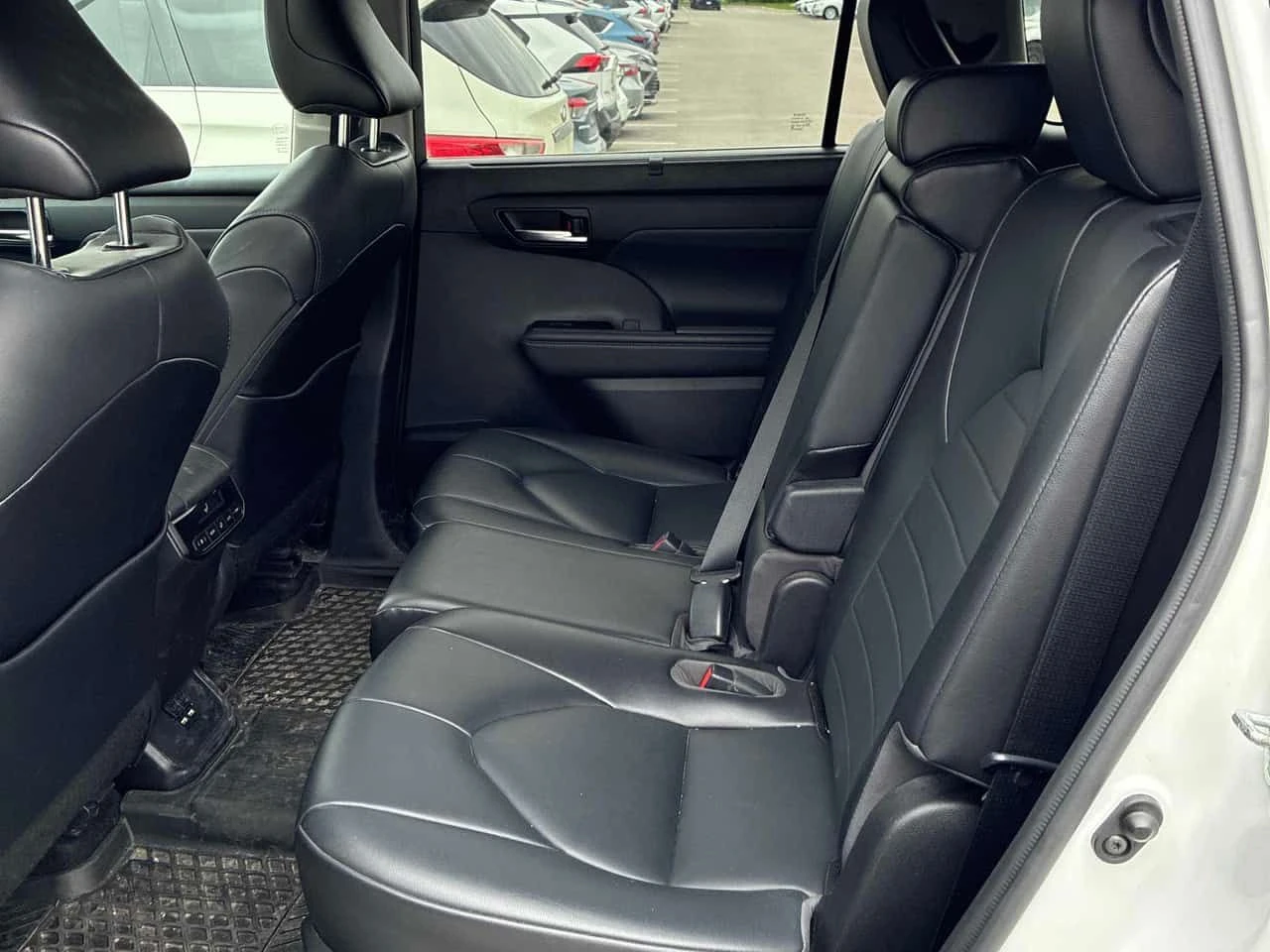 Toyota Highlander * XLE * АВТОКРЕДИТ БЕЗ ПЪРВОНАЧАЛНА ВНОСКА* , снимка 11 - Автомобили и джипове - 55164456
