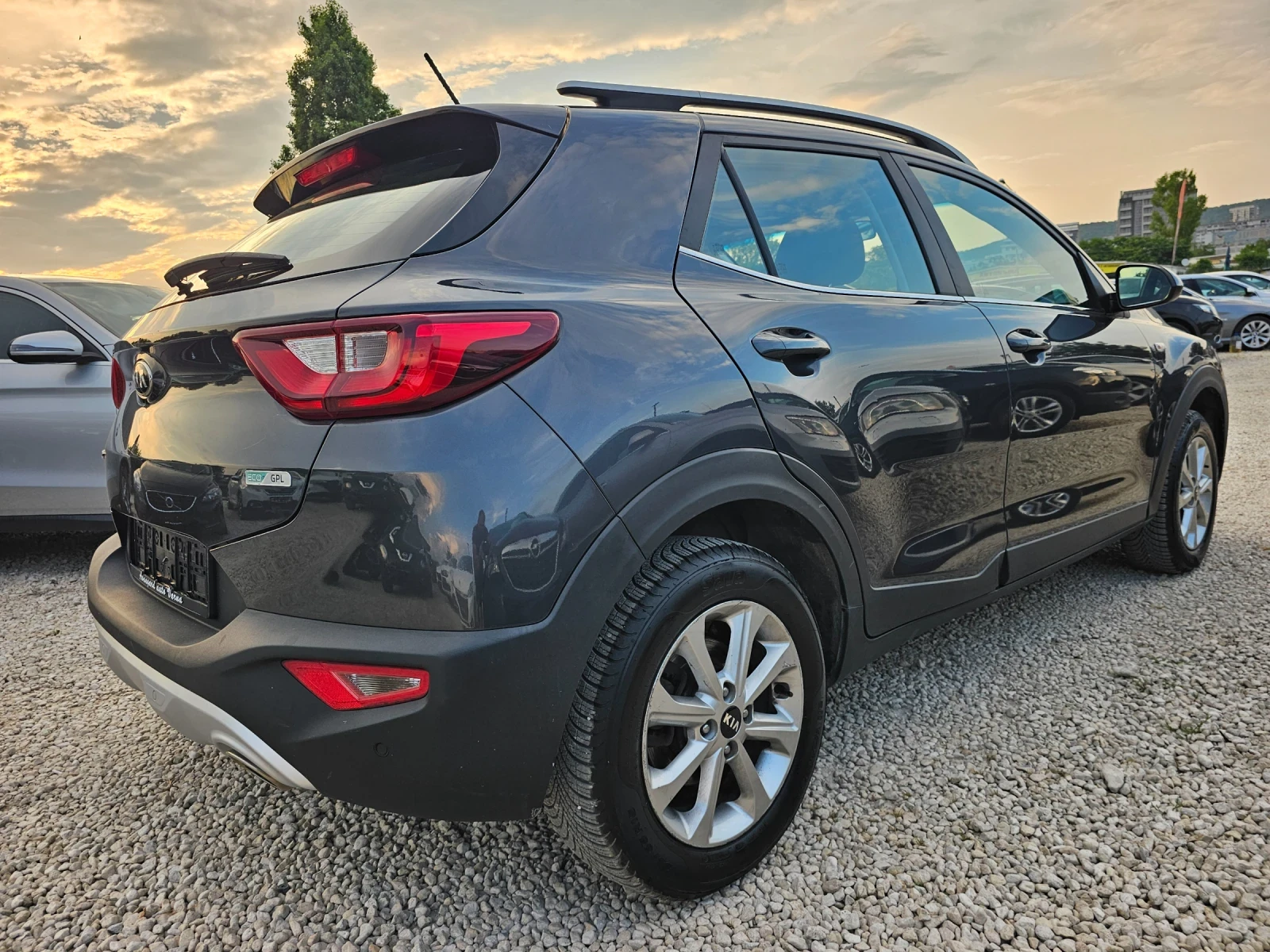 Kia Stonic 1.4i, 100к.с., GPL, снимка 4 - Автомобили и джипове - 55180815