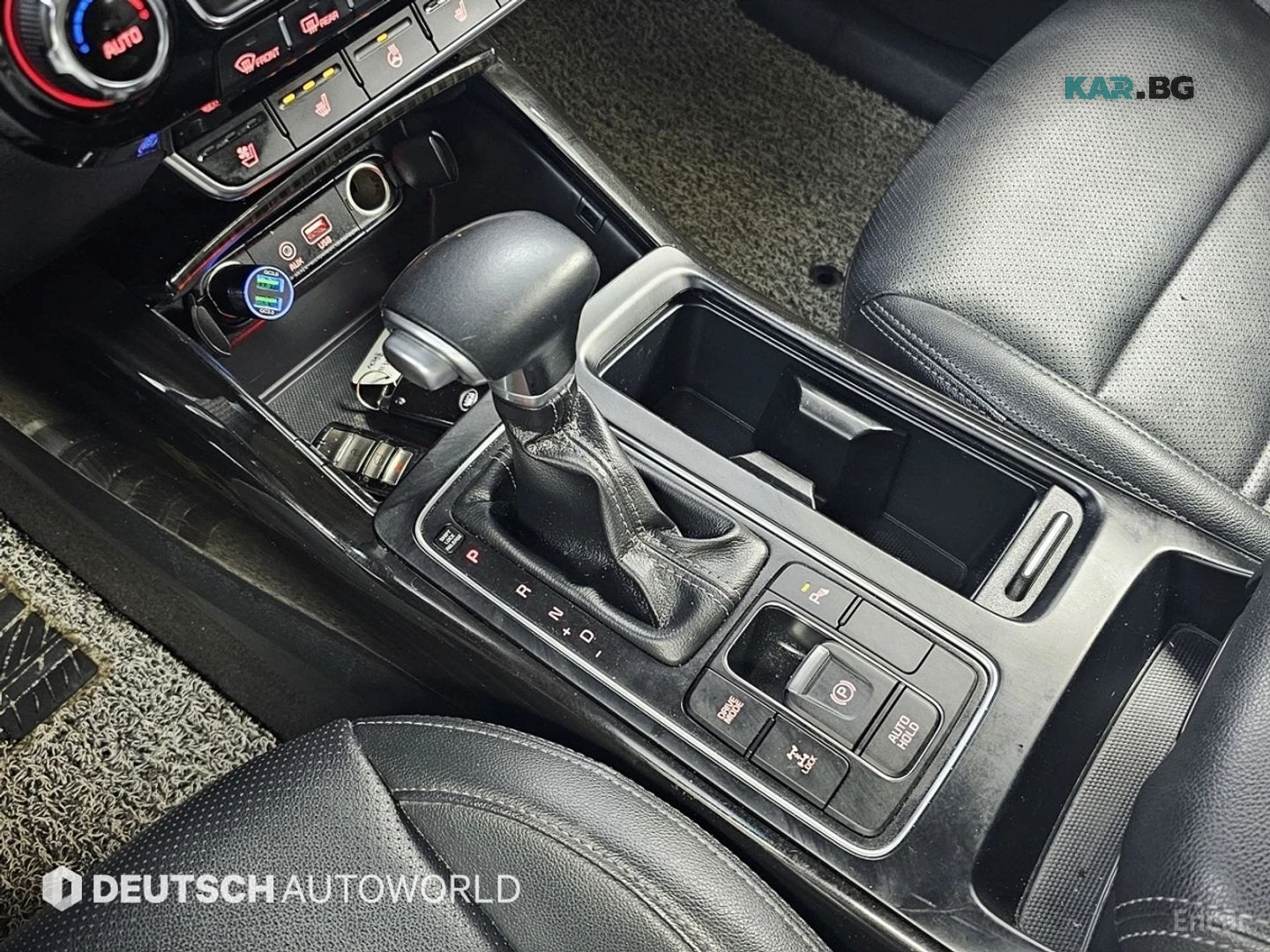 Kia Sorento 2.0T* 4WD* NOBLESSE* КОЖА* ПОДГРЕВ* ОБДУХВАНЕ* КАМ, снимка 9 - Автомобили и джипове - 55978777