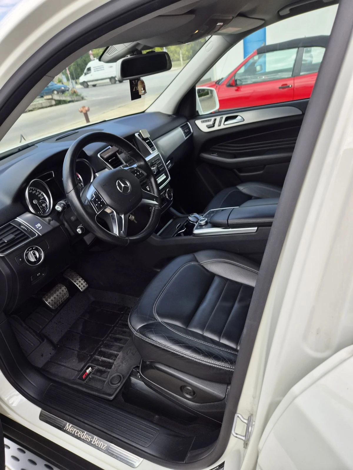 Mercedes-Benz ML 500 МЛ500 AMG 4MATIC, снимка 4 - Автомобили и джипове - 56317099
