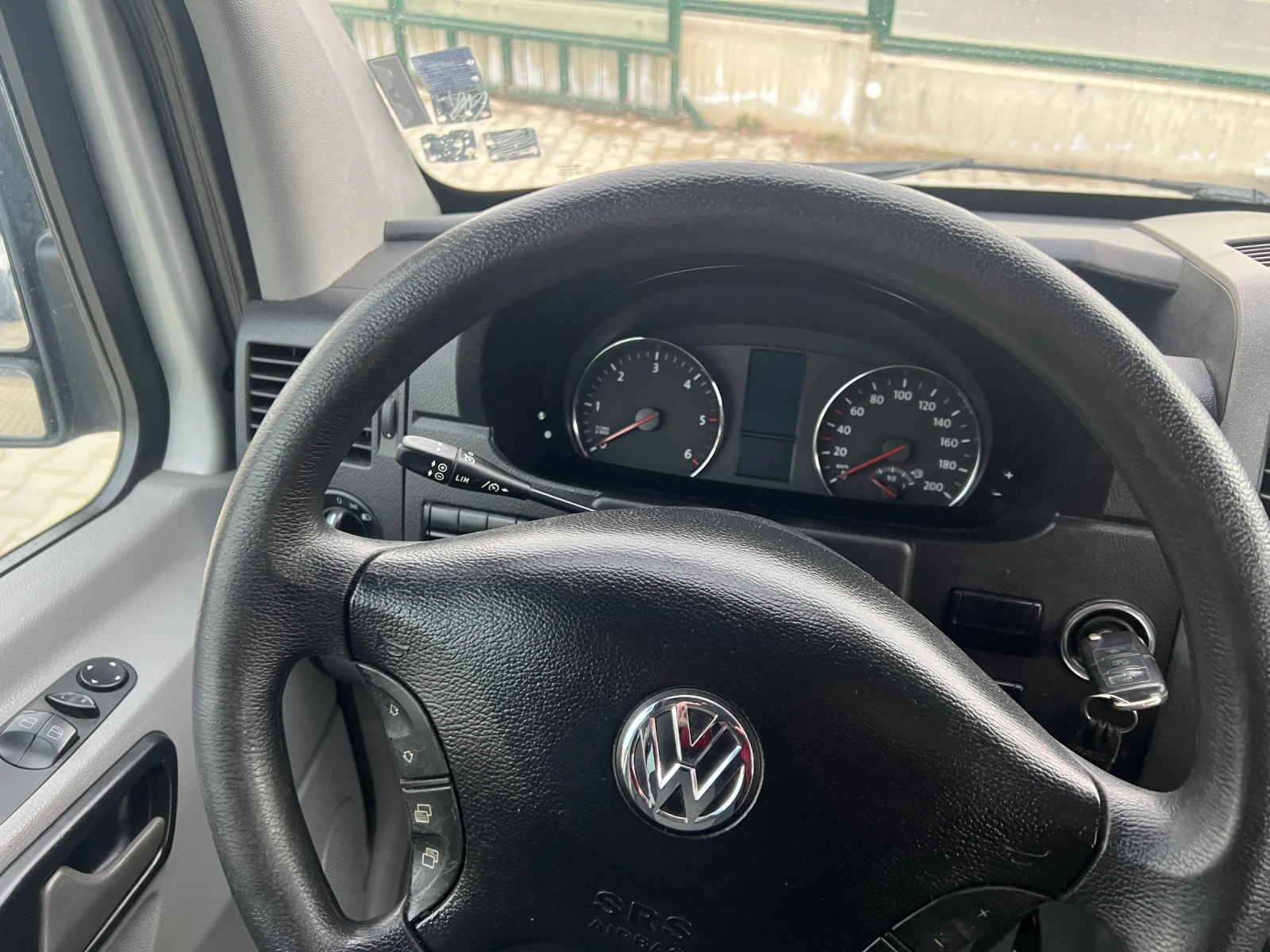 VW Crafter 2.0TDI, снимка 14 - Бусове и автобуси - 53949139