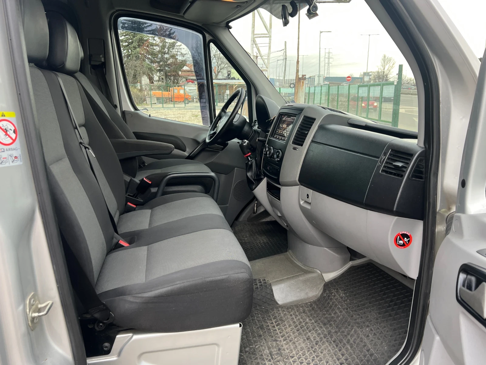 VW Crafter 2.0TDI, снимка 17 - Бусове и автобуси - 53949139