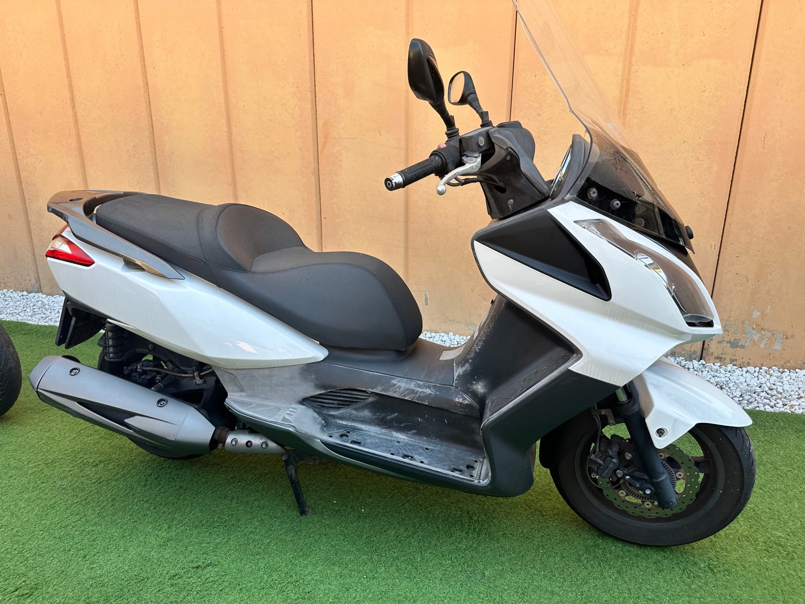 Kymco Downtown 300i 06.2010г., снимка 17 - Мотоциклети и мототехника - 55902637