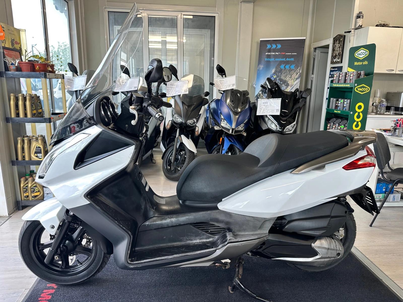 Kymco Downtown 300i 06.2010г., снимка 15 - Мотоциклети и мототехника - 55902637