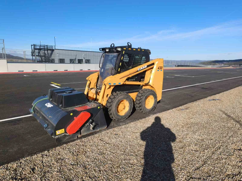 Мини челни товарачи Друга CASE 430