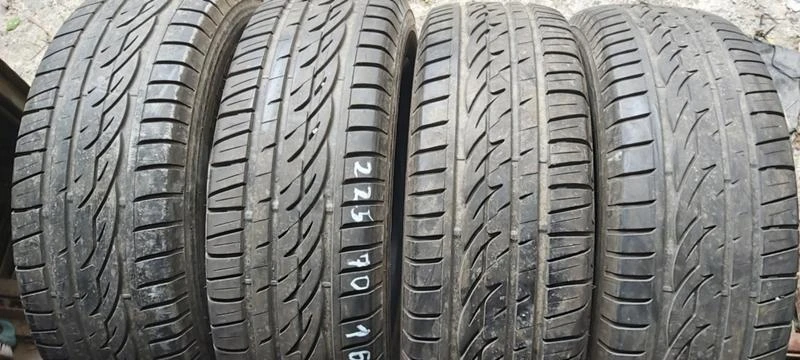 Гуми Зимни 225/70R16, снимка 1 - Гуми и джанти - 31140757