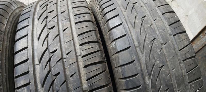 Гуми Зимни 225/70R16, снимка 3 - Гуми и джанти - 31140757