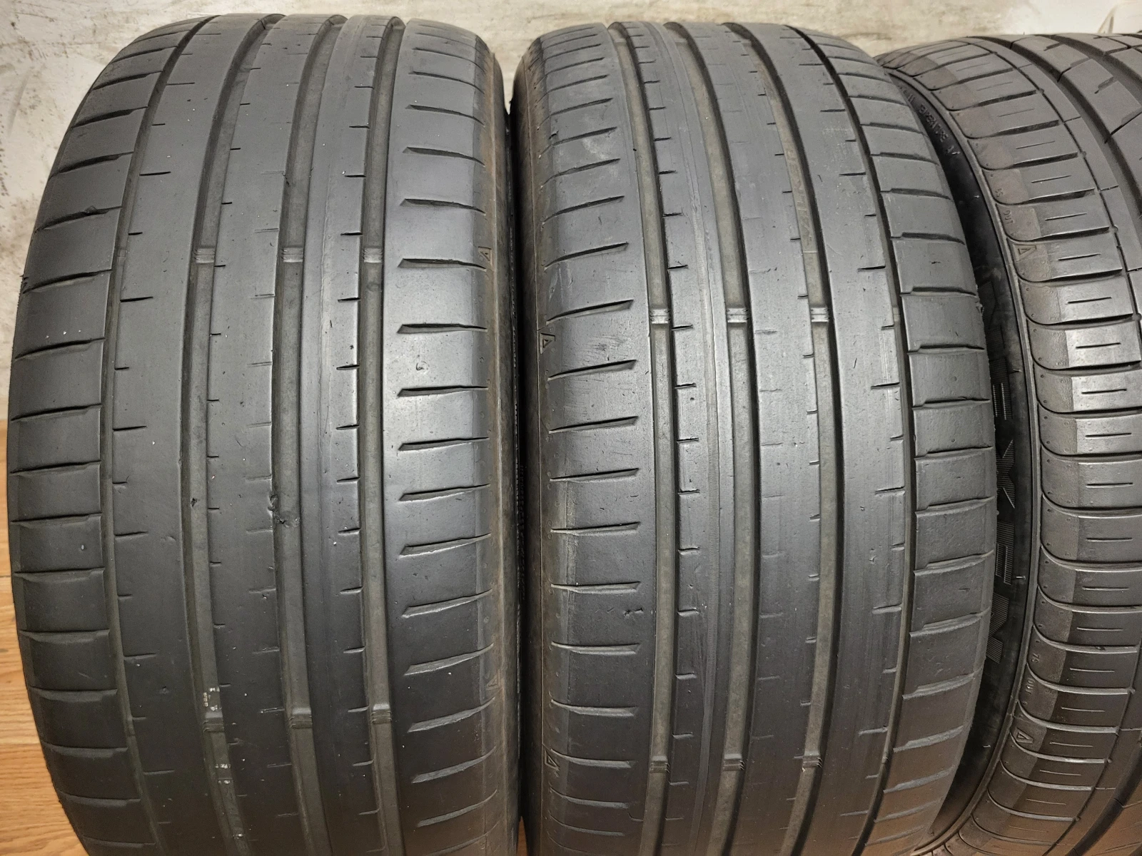 Гуми Летни 265/35R18, снимка 2 - Гуми и джанти - 54530296