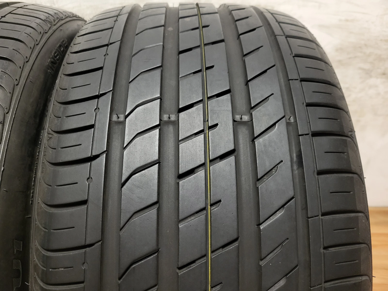 Гуми Летни 265/35R18, снимка 5 - Гуми и джанти - 54530296