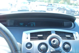 Renault Scenic 1.9 DCI АВТОМАТ, снимка 8
