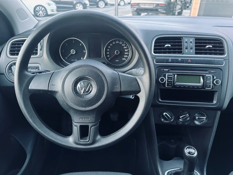 VW Polo 1.6 TDI , снимка 13 - Автомобили и джипове - 44096419