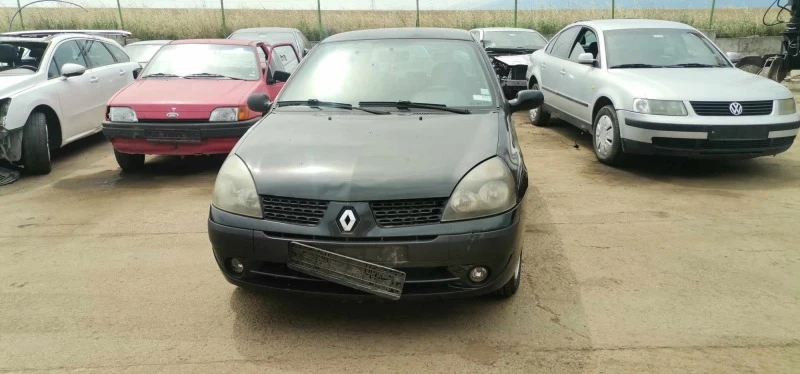 Renault Clio 1.5, снимка 1 - Автомобили и джипове - 46302352