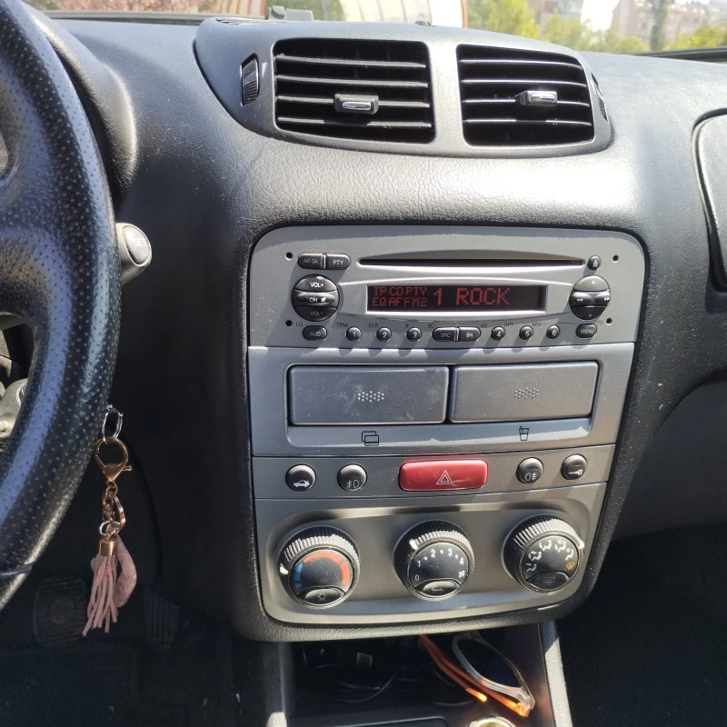 Alfa Romeo 147, снимка 6 - Автомобили и джипове - 48213379