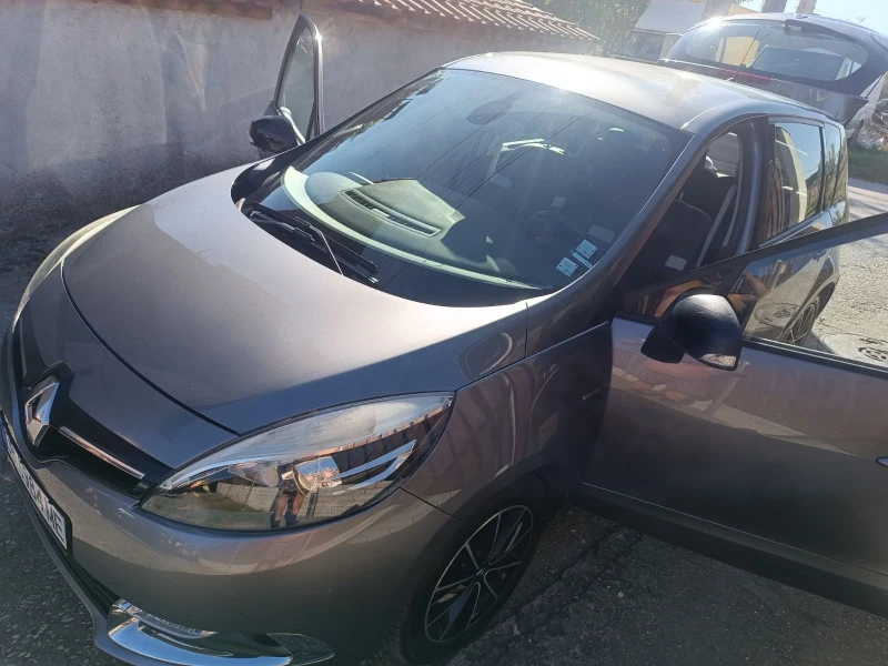 Renault Scenic Bose, снимка 3 - Автомобили и джипове - 47379236