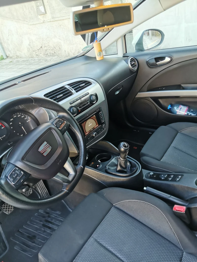 Seat Leon 1.4 TSI, снимка 9 - Автомобили и джипове - 47648838