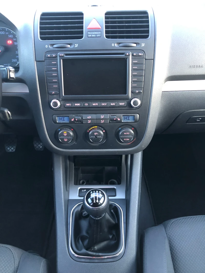 VW Golf 1.9 TDi, снимка 9 - Автомобили и джипове - 49130909