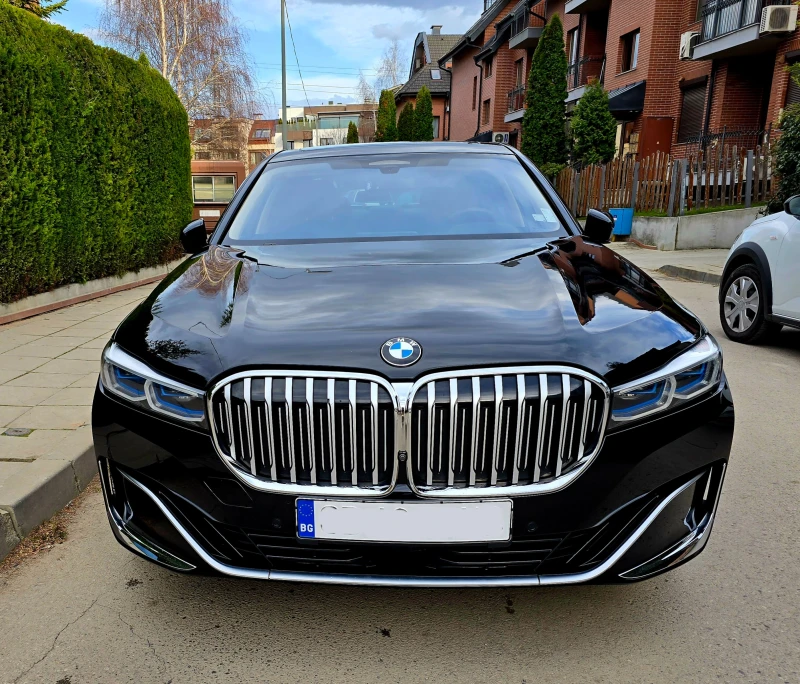 BMW 750 facelift, X-drive, снимка 3 - Автомобили и джипове - 49497735