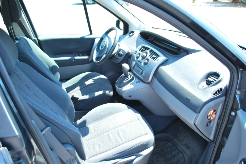 Renault Scenic 1.9 DCI АВТОМАТ, снимка 9 - Автомобили и джипове - 51392774