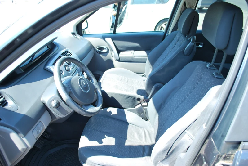 Renault Scenic 1.9 DCI АВТОМАТ, снимка 16 - Автомобили и джипове - 51392774