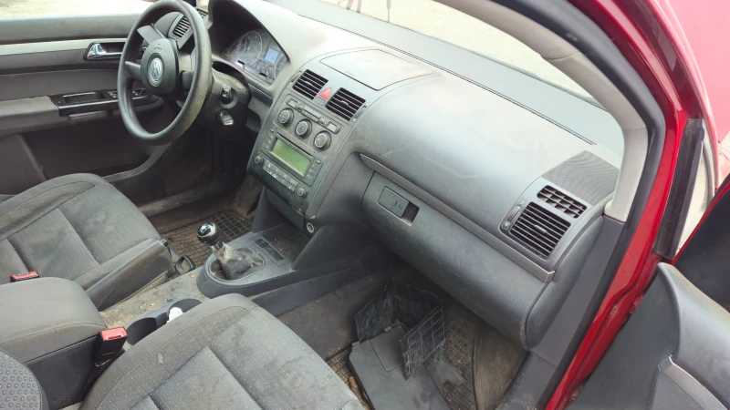 VW Touran 1.9tdi/на части , снимка 9 - Автомобили и джипове - 52131025