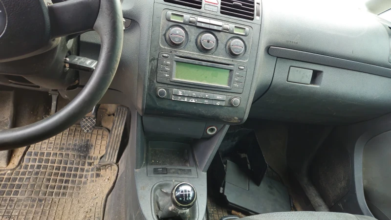 VW Touran 1.9tdi/на части , снимка 7 - Автомобили и джипове - 52131025