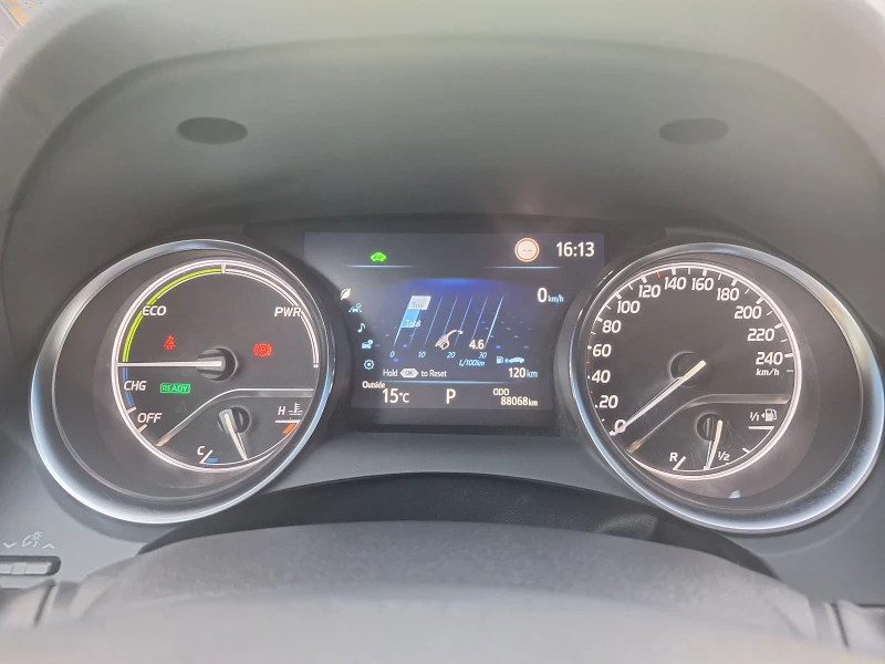 Toyota Camry Comfort, снимка 15 - Автомобили и джипове - 52473341