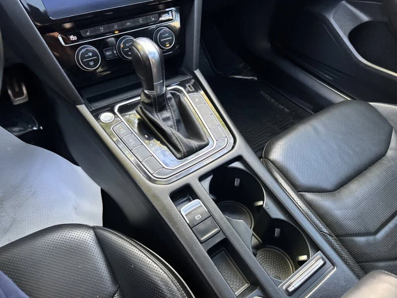 VW Arteon SEL R-Line* АвтоКредит* (ЦЕНА ДО БГ), снимка 12 - Автомобили и джипове - 52553631