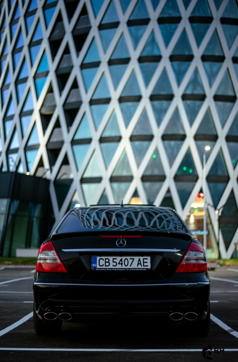 Mercedes-Benz E 500 Avantgarde AMG Pack 4-matic, снимка 7 - Автомобили и джипове - 53050087