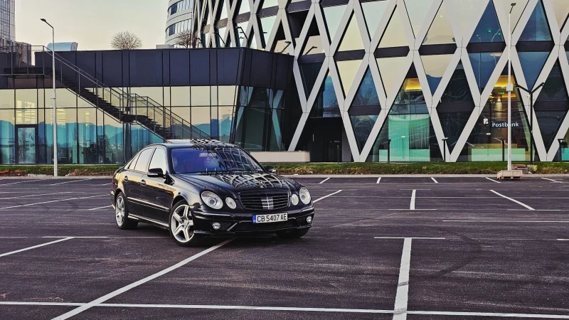 Mercedes-Benz E 500 Avantgarde AMG Pack 4-matic, снимка 2 - Автомобили и джипове - 53050087