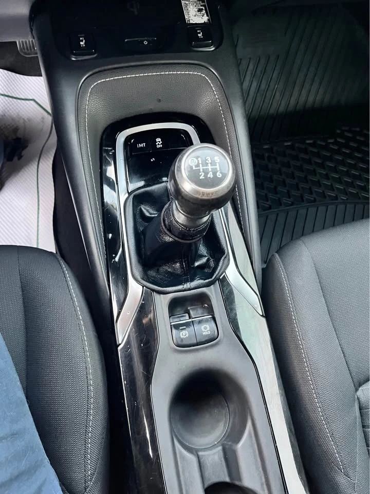 Toyota Corolla Hatchback SE * * CARFAX * *  * *  | Mobile.bg   13