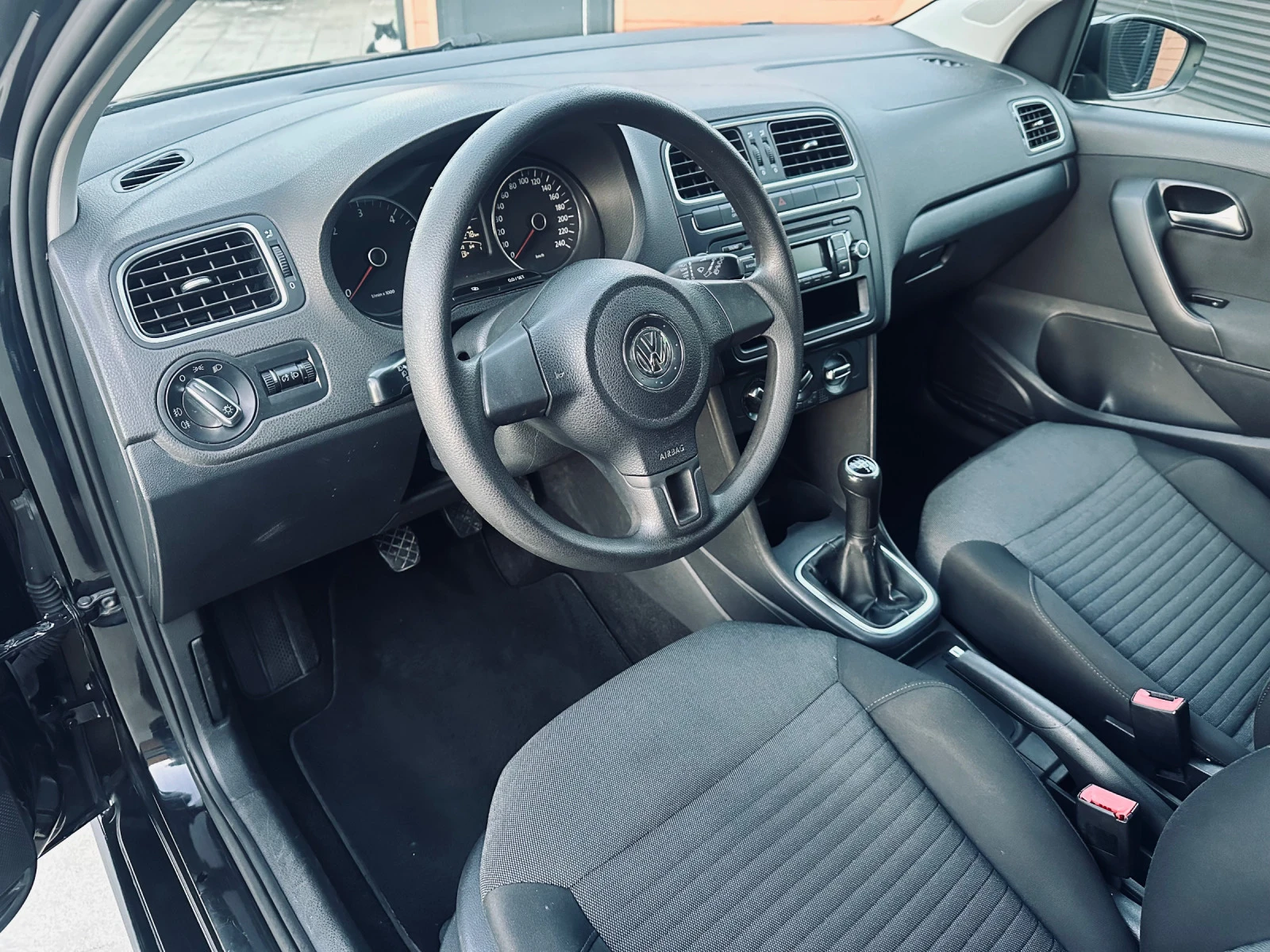 VW Polo 1.6 TDI  - изображение 10