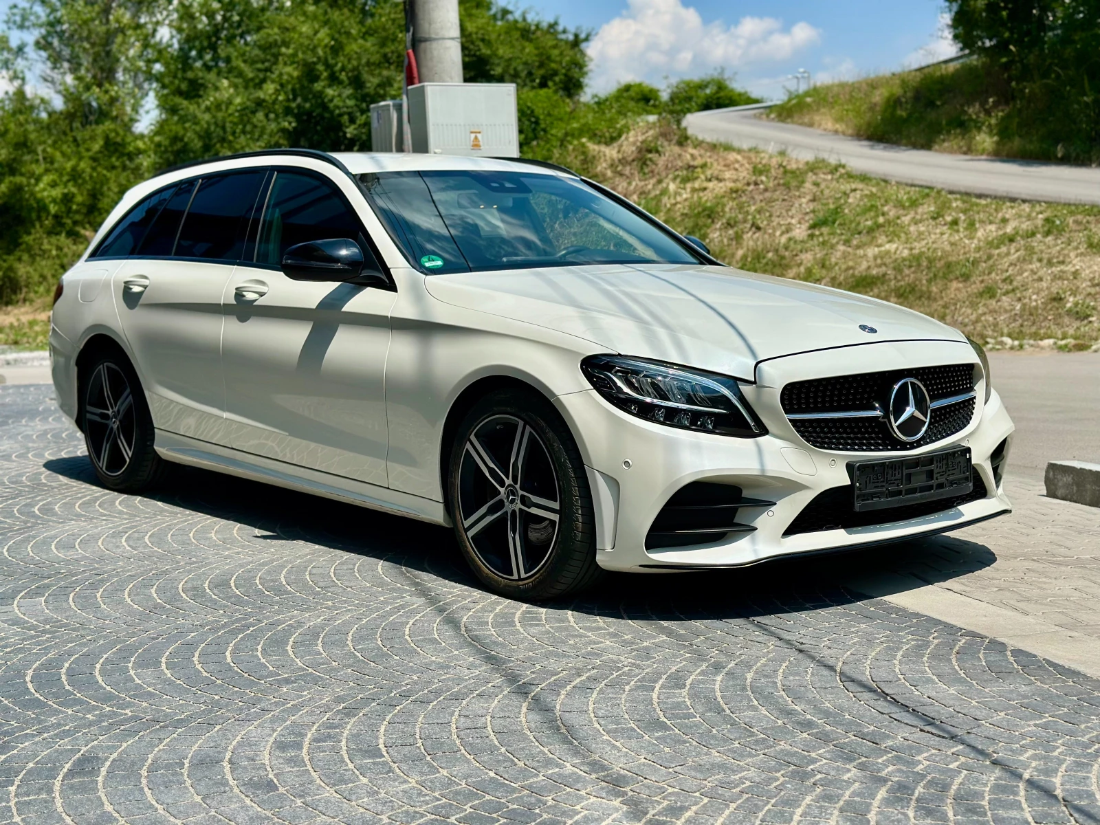 Mercedes-Benz C 200 AMG Line EQ Boost - изображение 4