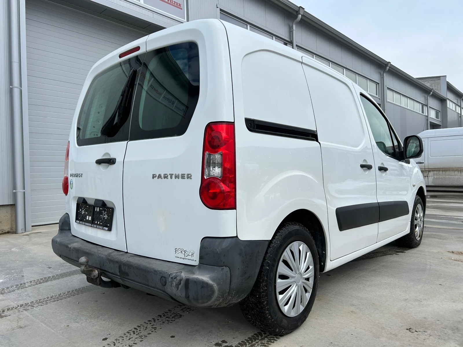 Peugeot Partner 1.6HDi/90 K.C./КЛИМАТИК / 3 МЕСТА - изображение 6