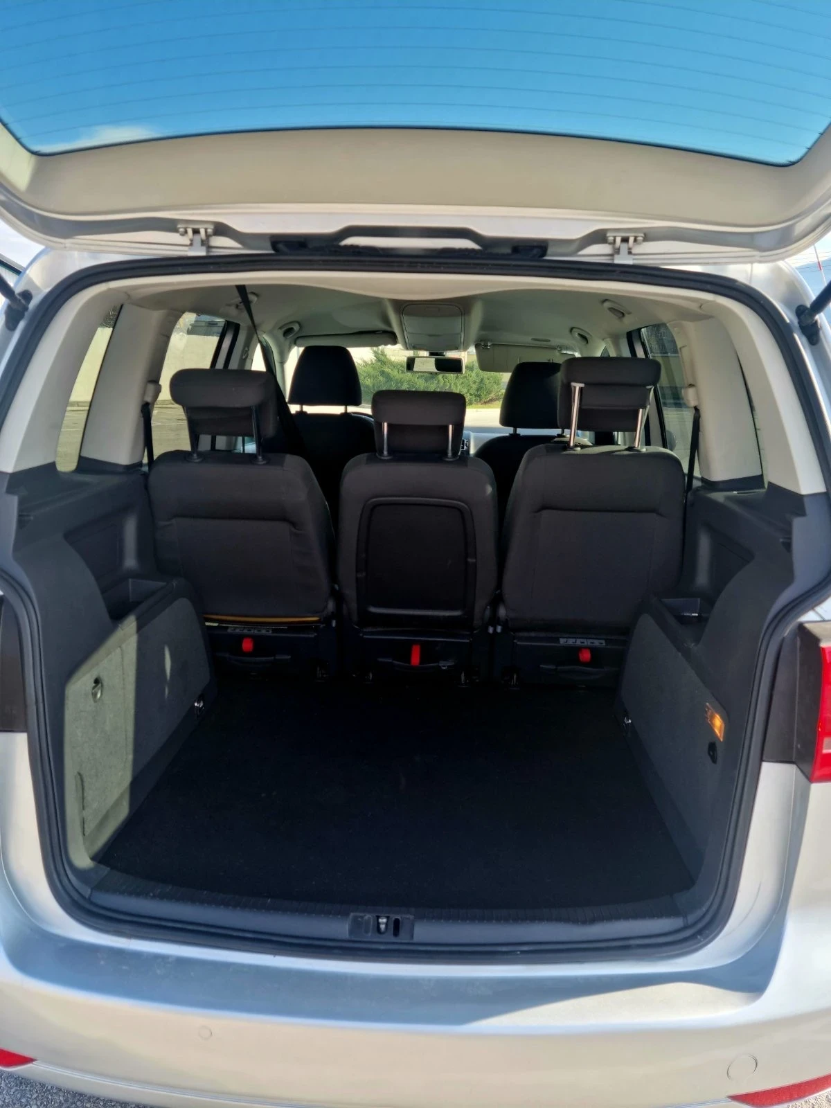 VW Touran 1.6 TDI | Mobile.bg � ����������� 11