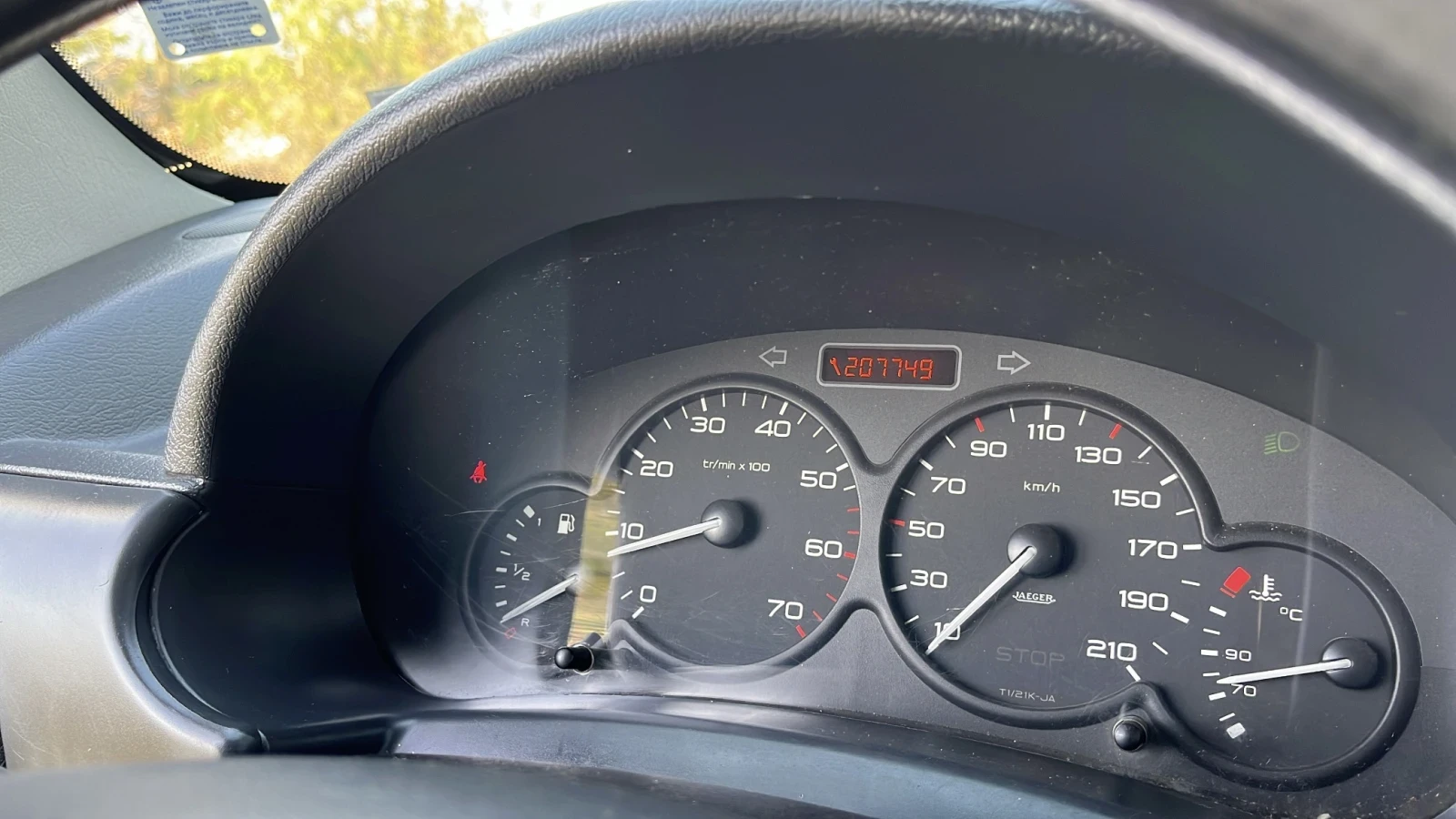 Peugeot Partner 1.6 HDI Origin Реални километри, снимка 9 - Автомобили и джипове - 53764806