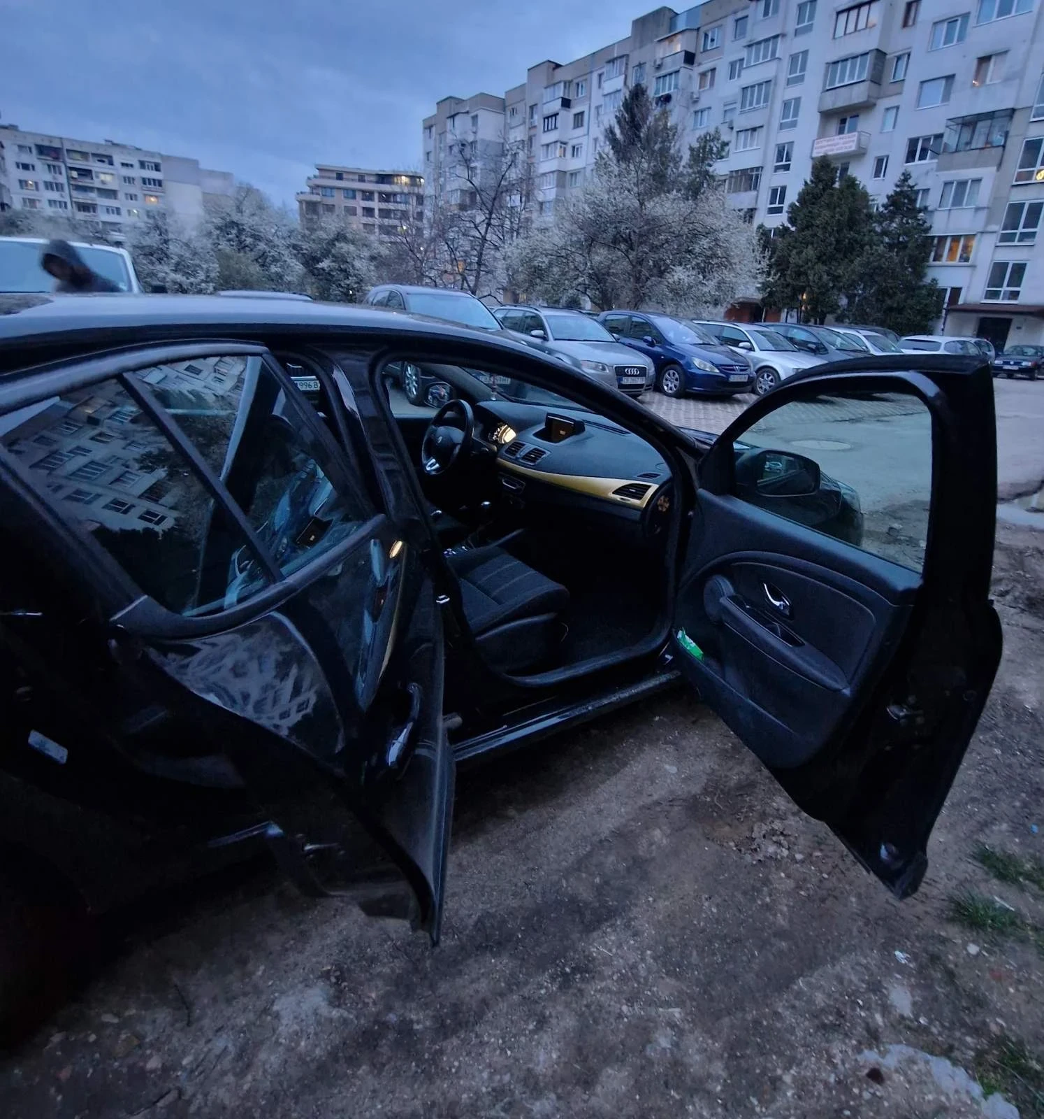 Renault Megane 1.5 dci, снимка 5 - Автомобили и джипове - 54070606