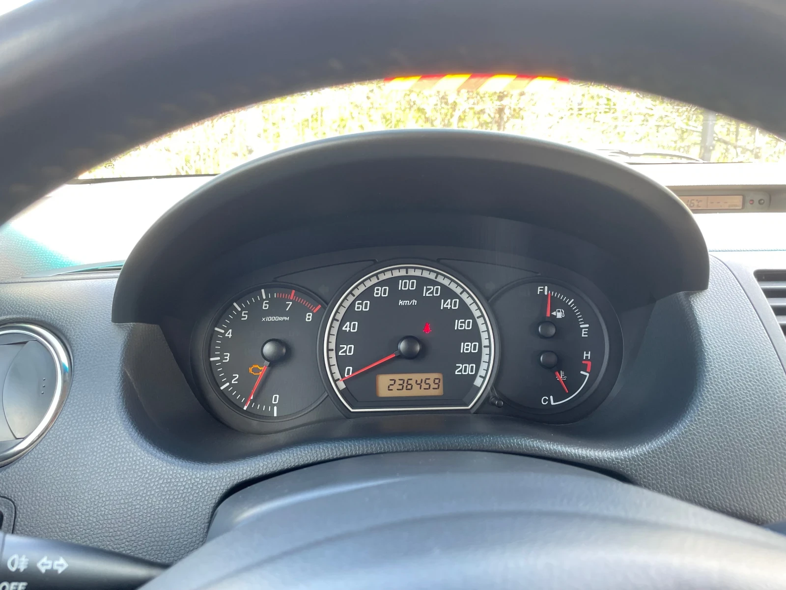 Suzuki Swift 1.3 4x4, снимка 6 - Автомобили и джипове - 54519721
